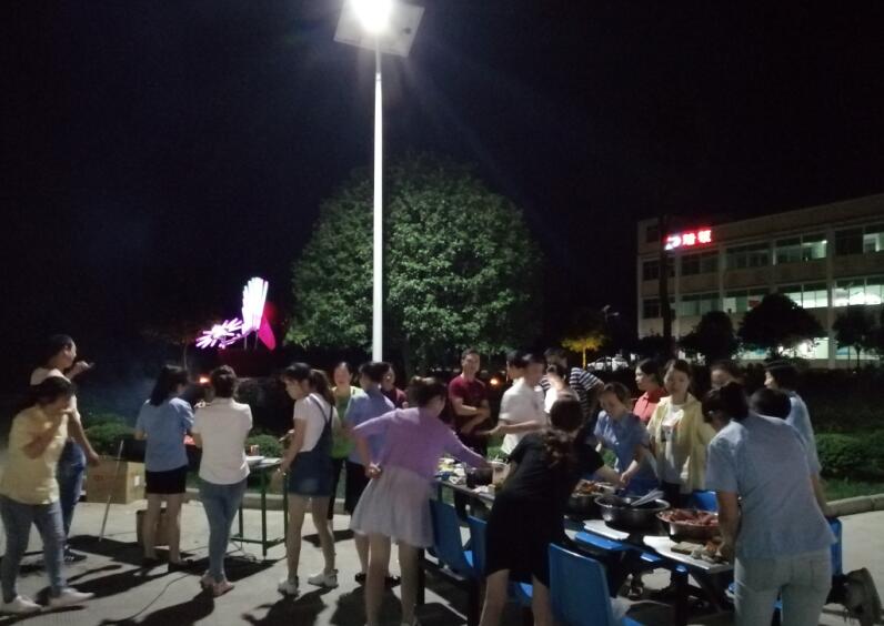 情暖人心生日会，温馨祥和大家庭